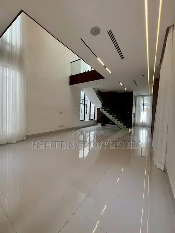 5bdrm Duplex in Lekki for sale in Lekki