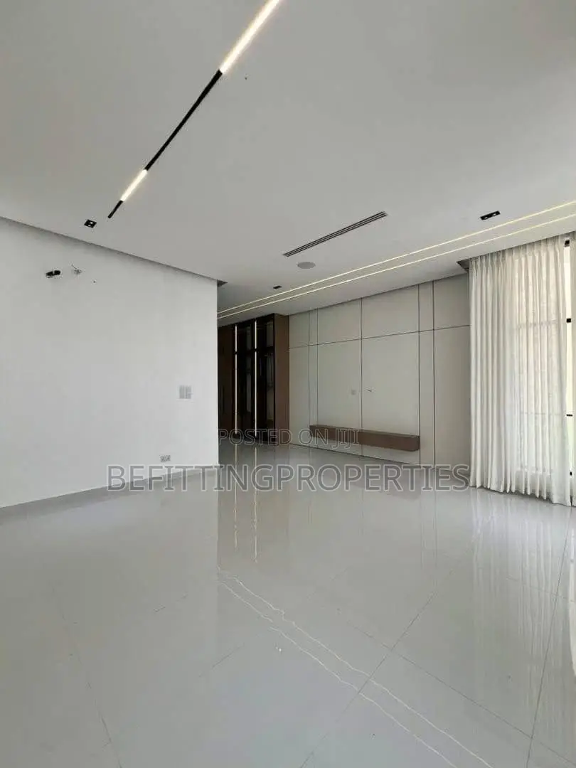 5bdrm Duplex in Lekki for sale in Lekki