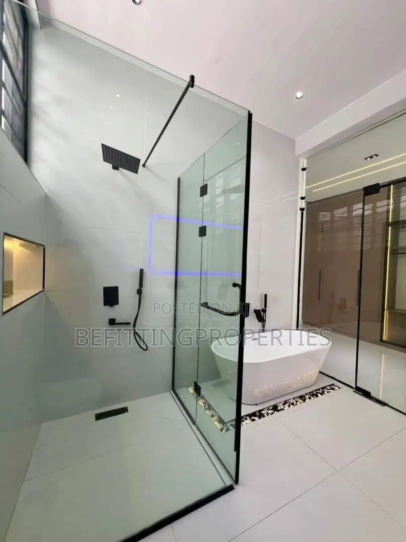 5bdrm Duplex in Lekki for sale in Lekki
