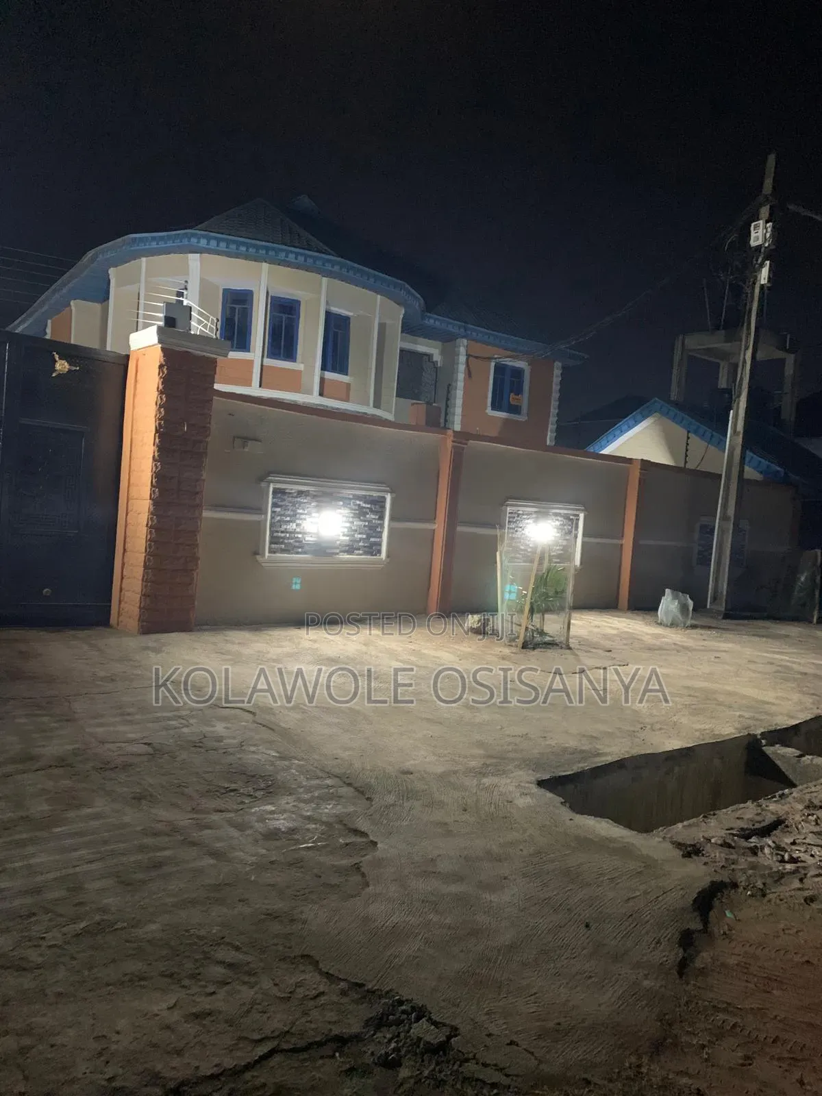 9bdrm Block of Flats in Abaranje for sale in Abaranje