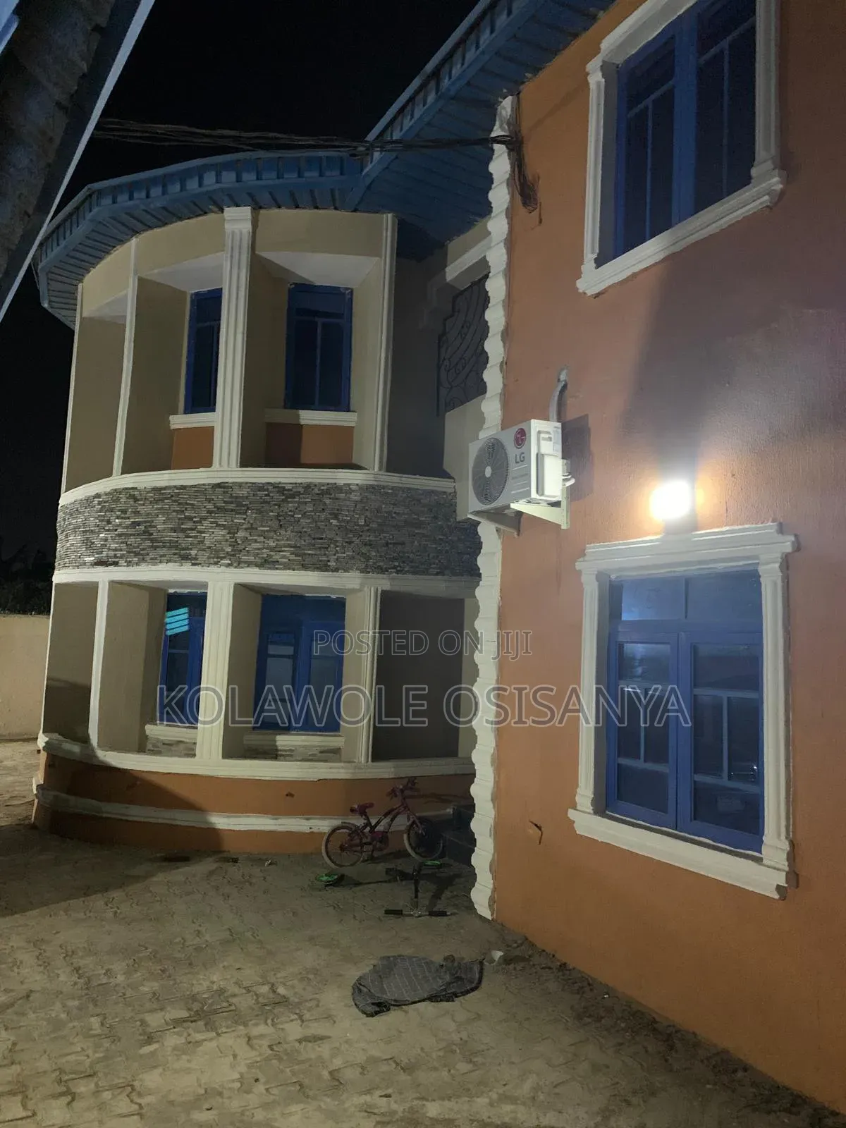 9bdrm Block of Flats in Abaranje for sale in Abaranje