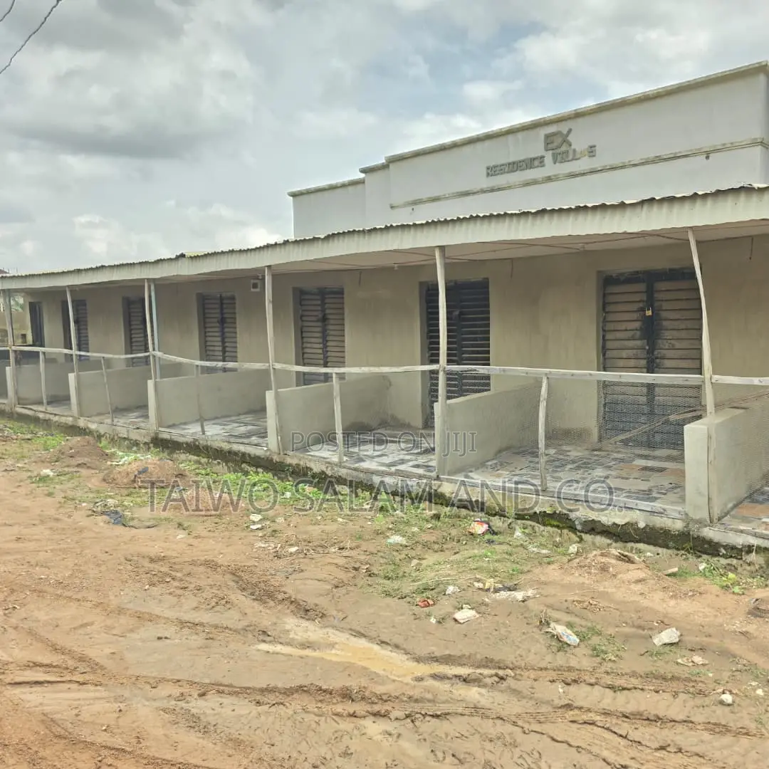 8 Units of Shops in Egbeda / Egbeda