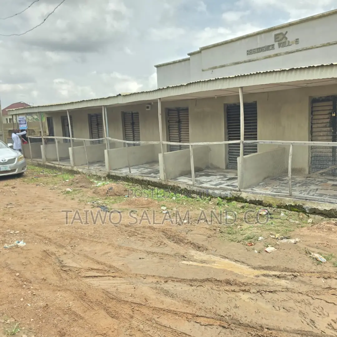 8 Units of Shops in Egbeda / Egbeda