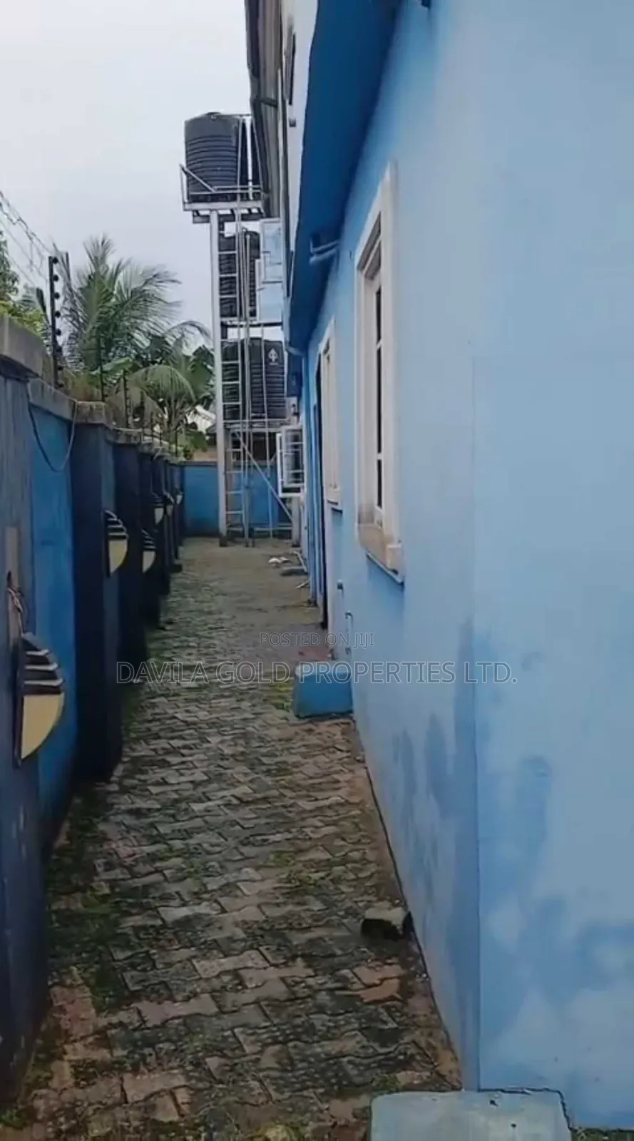 8bdrm Block of Flats in Benin City for sale in Benin City