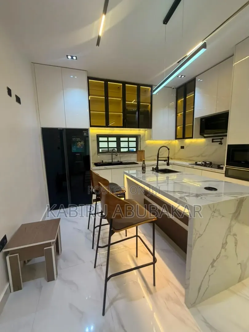 6bdrm Duplex in Apo Resettlement for sale in Apo Resettlement