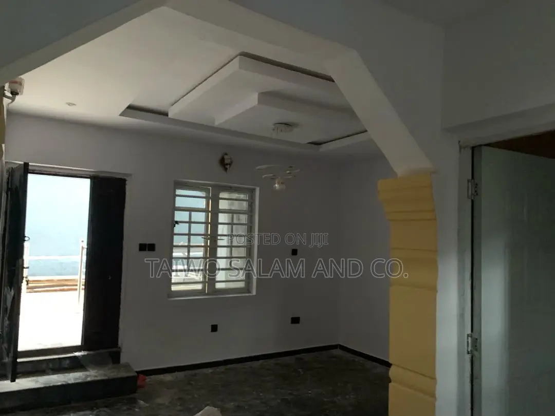 2bdrm Block of Flats in Lagelu for rent in Lagelu