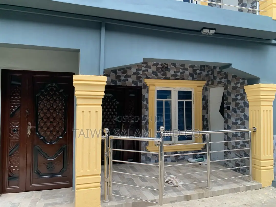 2bdrm Block of Flats in Lagelu for rent in Lagelu