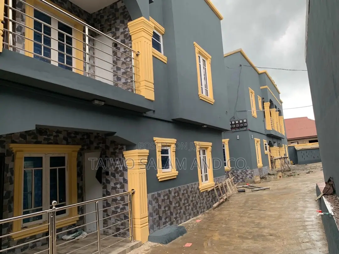 2bdrm Block of Flats in Lagelu for rent in Lagelu