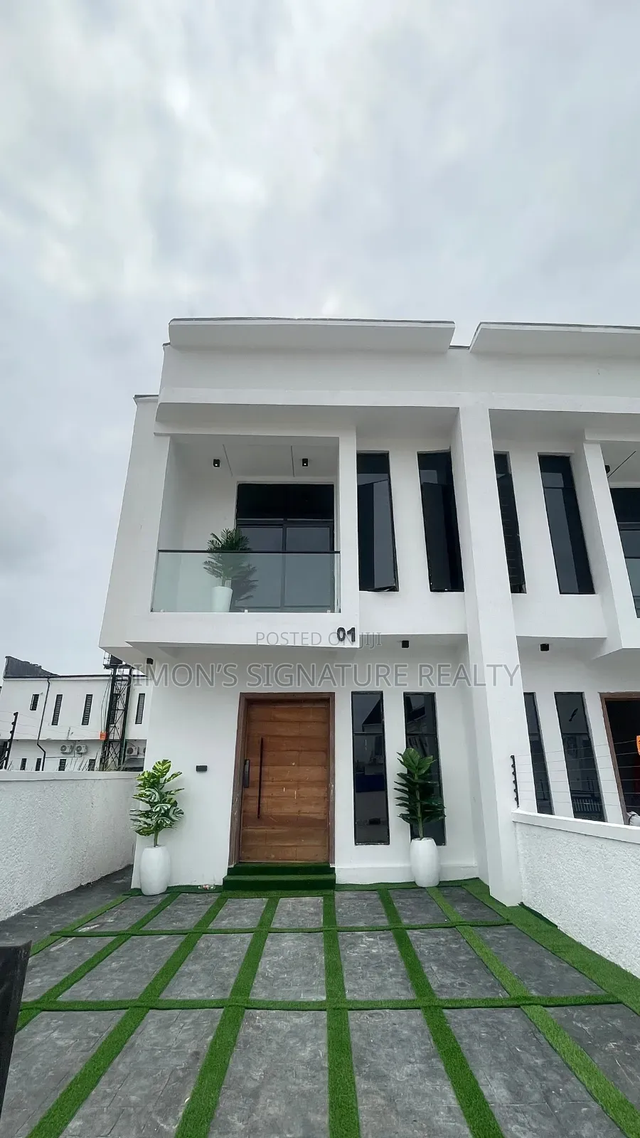 4bdrm Duplex in Ikota for sale in Ikota