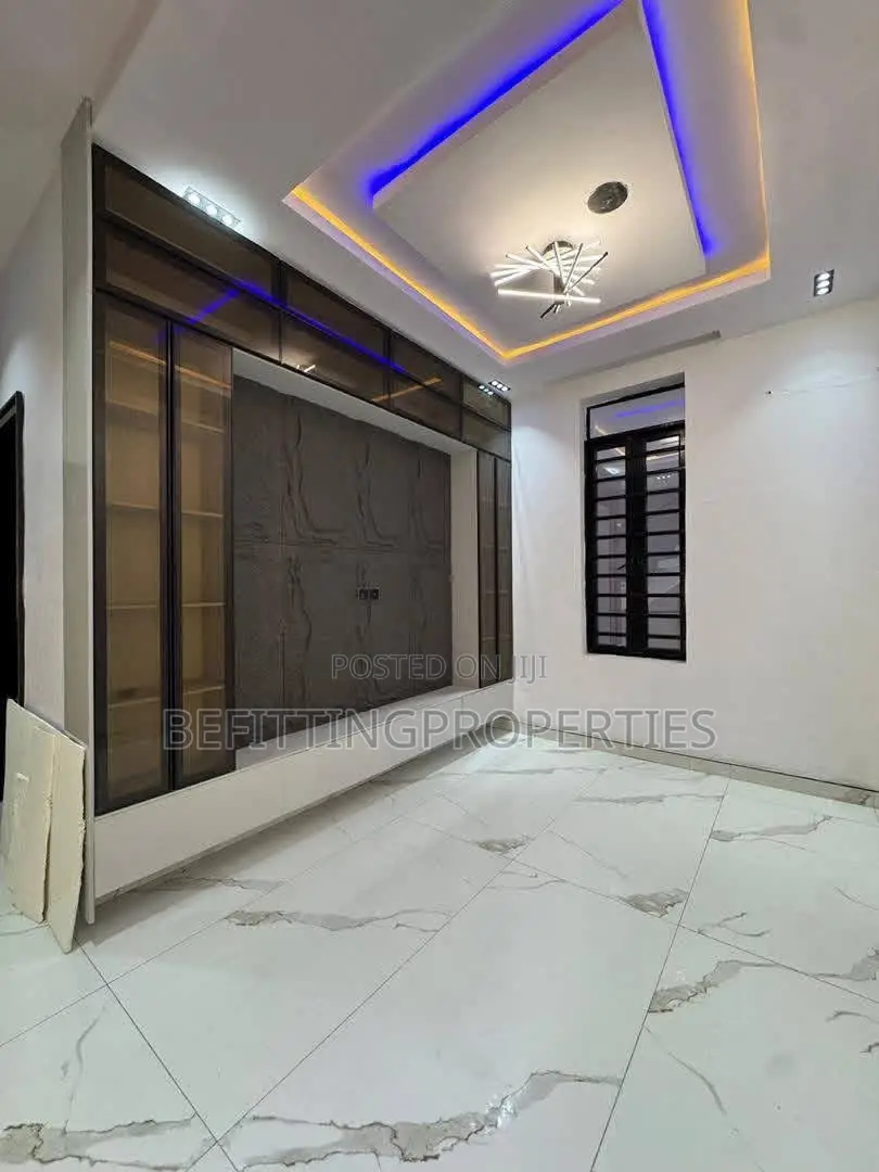 5bdrm Duplex in Lekki for sale in Lekki