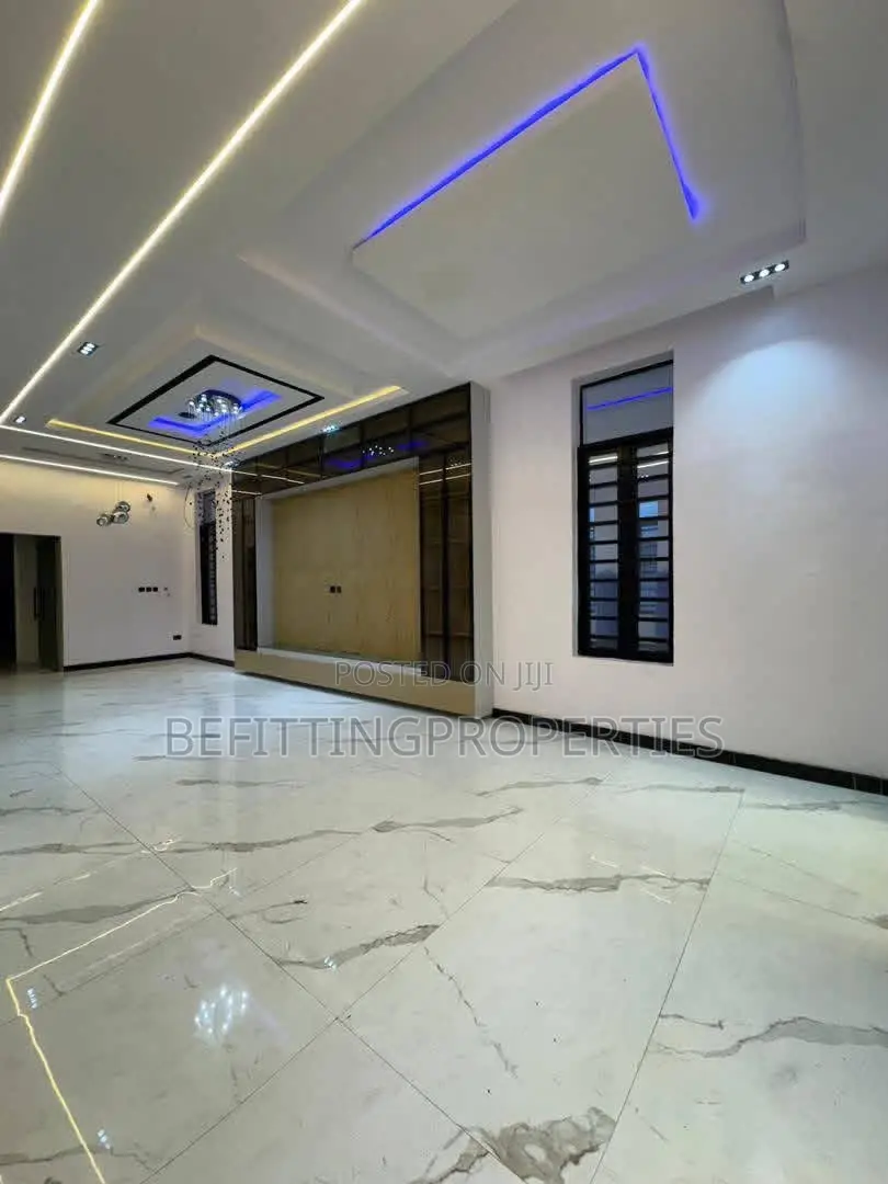 5bdrm Duplex in Lekki for sale in Lekki