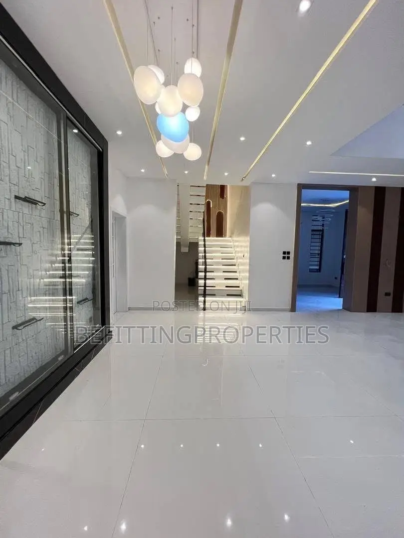 5bdrm House in Lekki for sale in Lekki