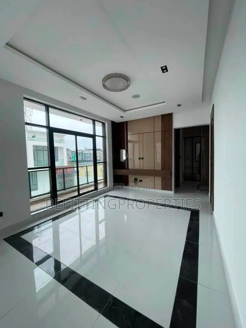 5bdrm Duplex in Lekki for sale in Lekki