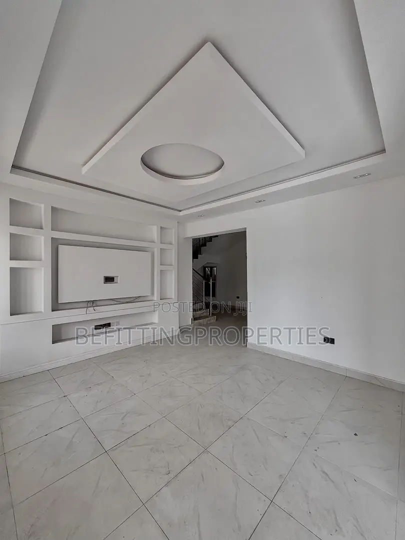 5bdrm Maisonette in Victoria Island for sale in Victoria Island
