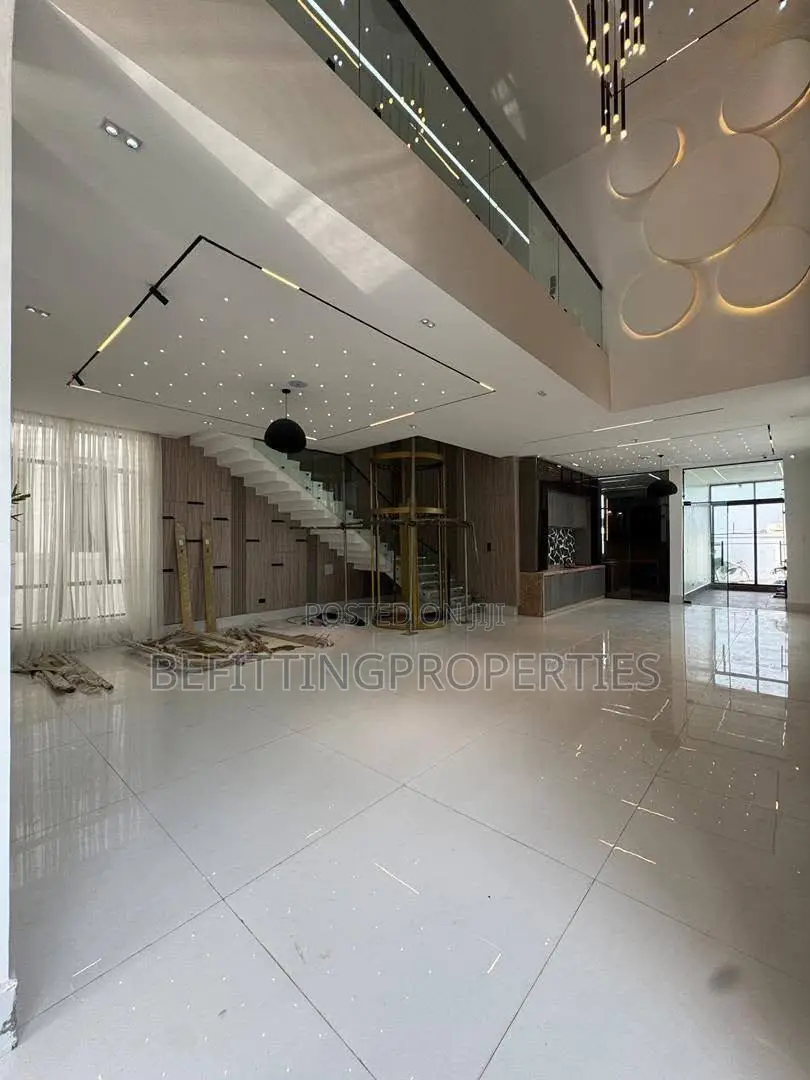 6bdrm Duplex in Lekki for sale in Lekki