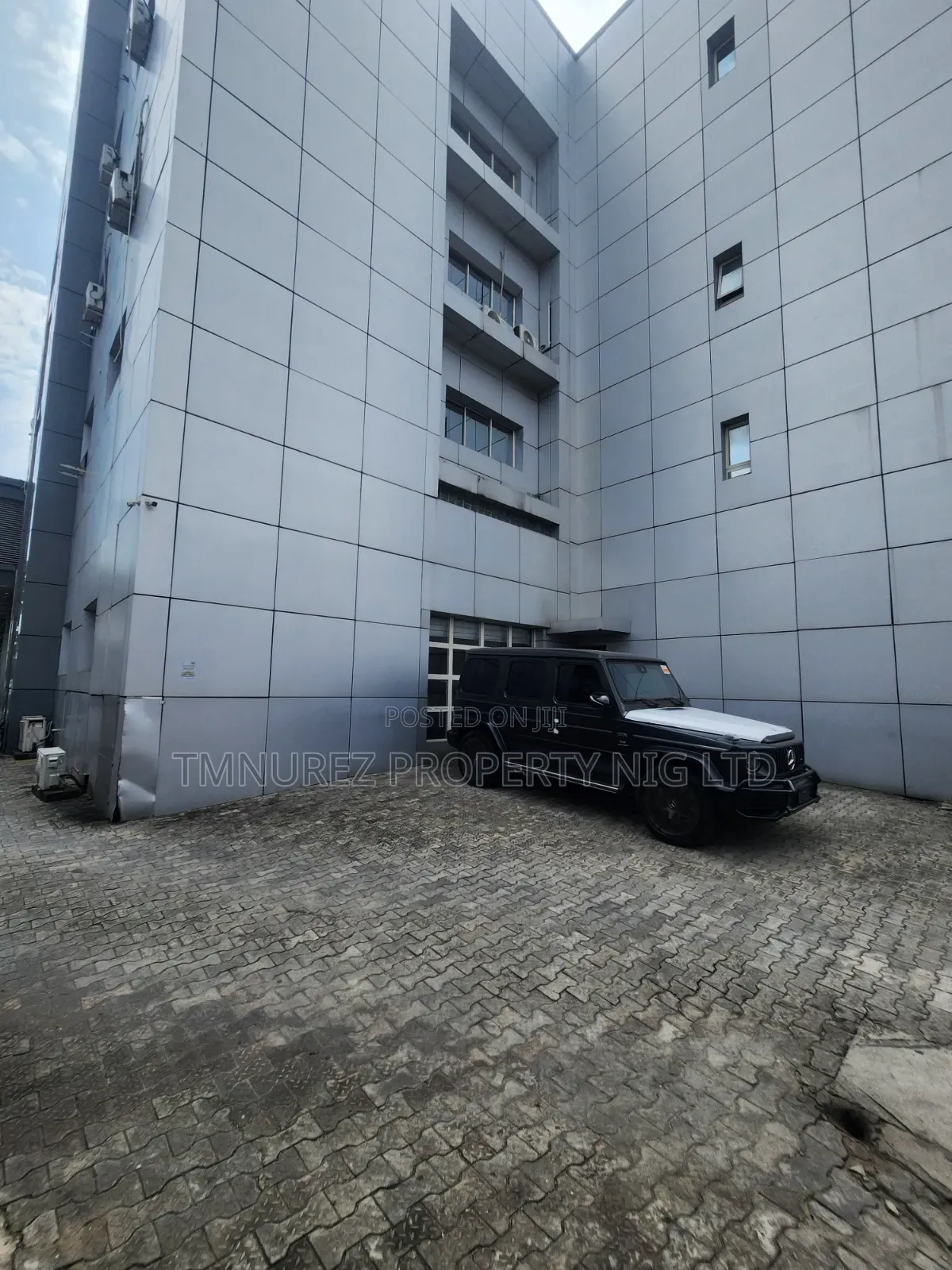 Office Space for Rent at Lekki Phase1 in Lekki Phase 1