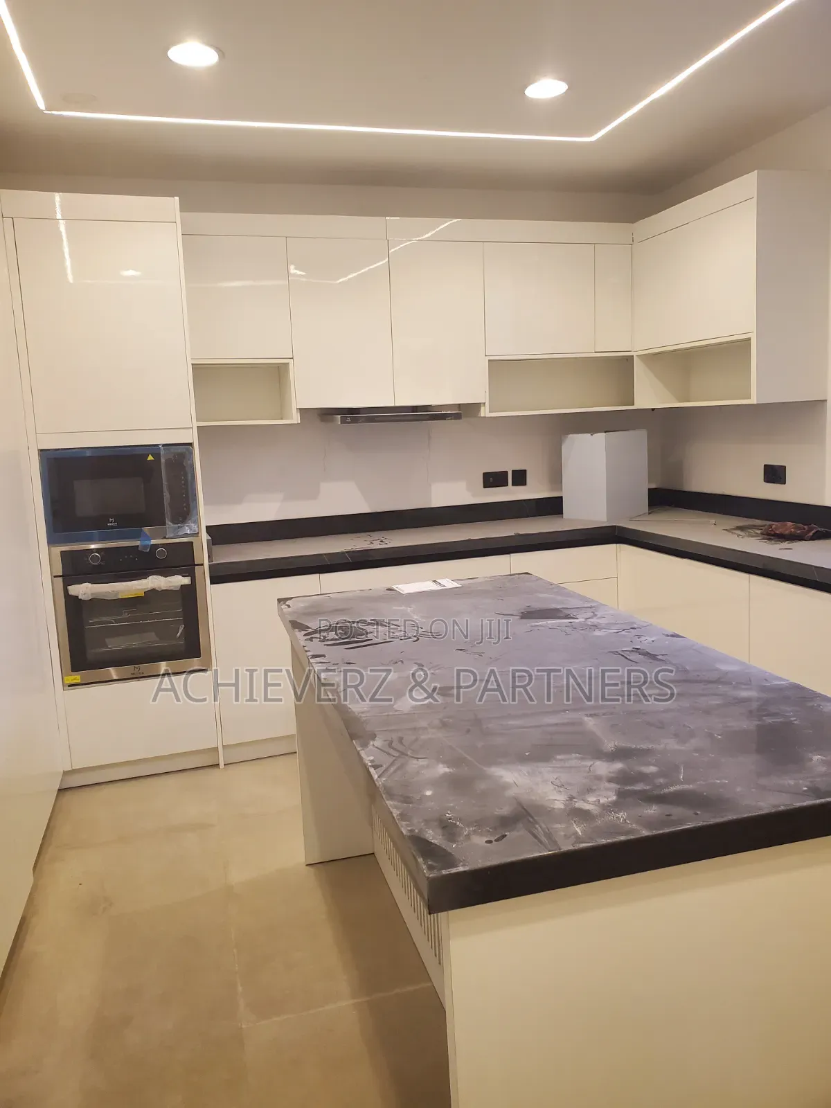 3bdrm Block of Flats in Jahi for sale in Jahi