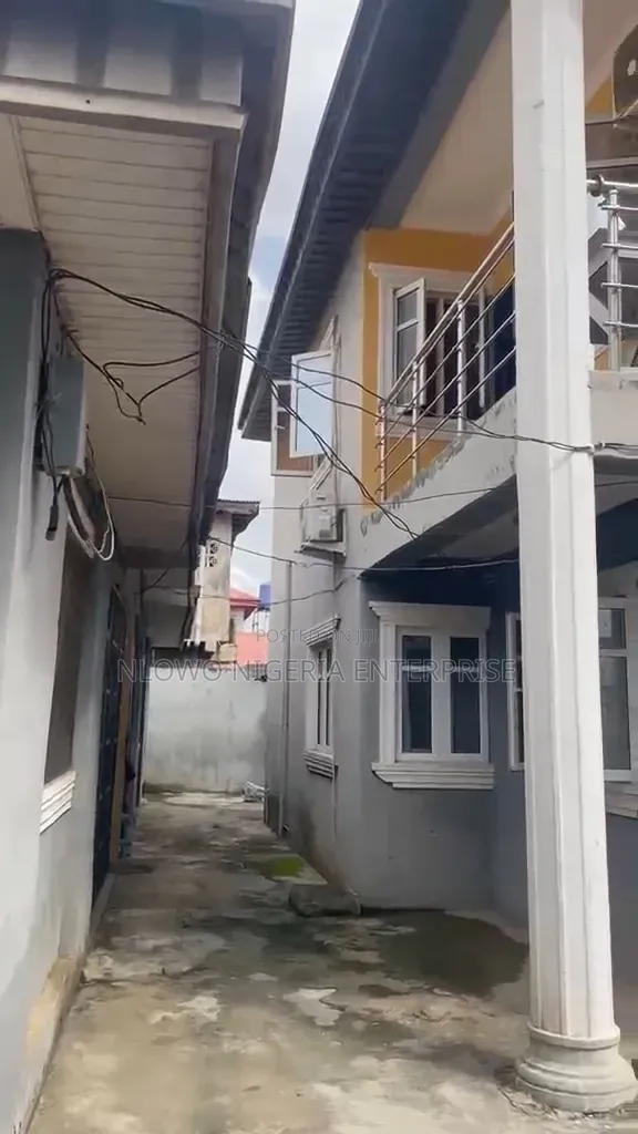 2bdrm Block of Flats in Oyeshina Estate, Abule Egba for sale in Abule Egba