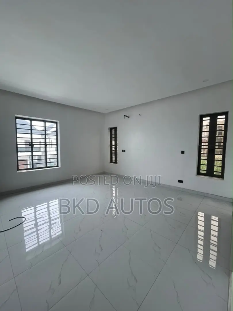 5bdrm Duplex in VGC / Ajah for sale in VGC / Ajah