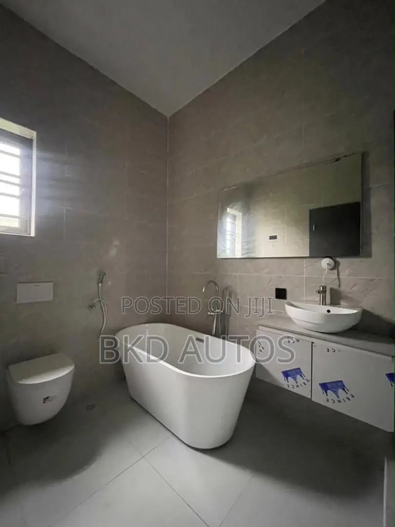 5bdrm Duplex in VGC / Ajah for sale in VGC / Ajah