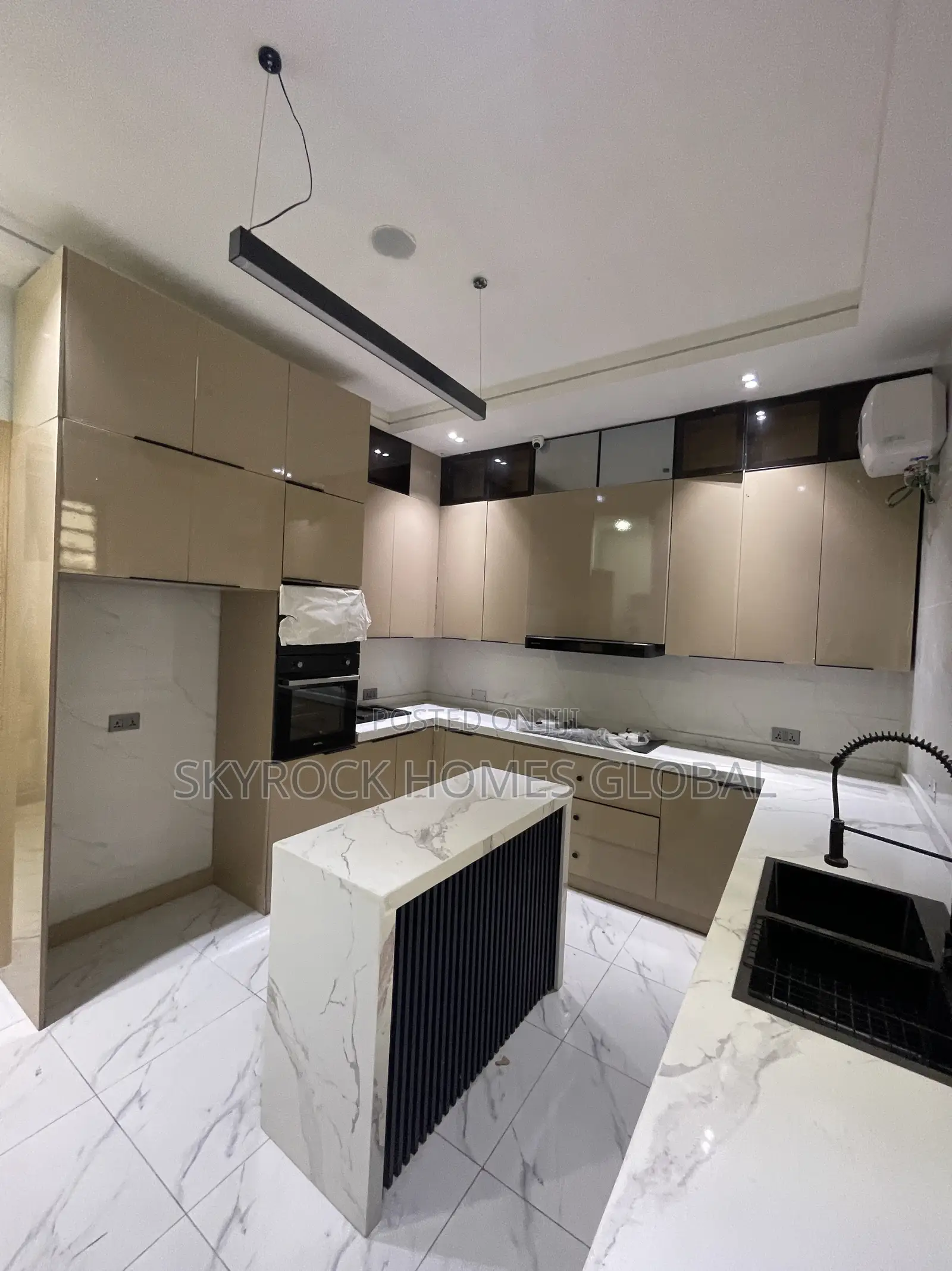 5bdrm Duplex in Lekki Phase 2 for rent in Lekki Phase 2