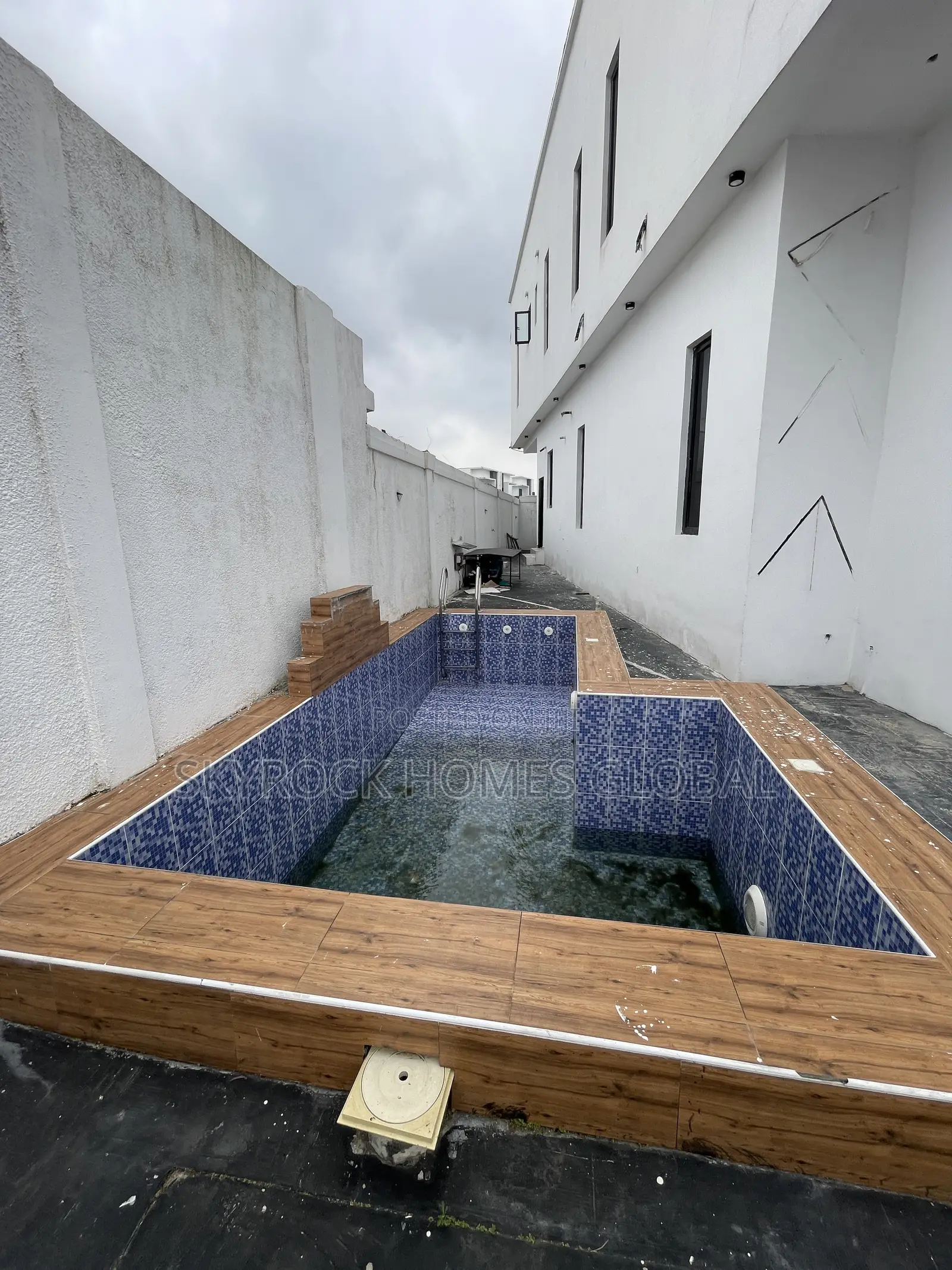 5bdrm Duplex in Lekki Phase 2 for rent in Lekki Phase 2
