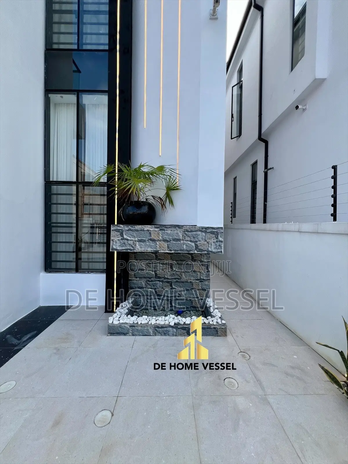 5bdrm Duplex in Ikota for sale in Ikota