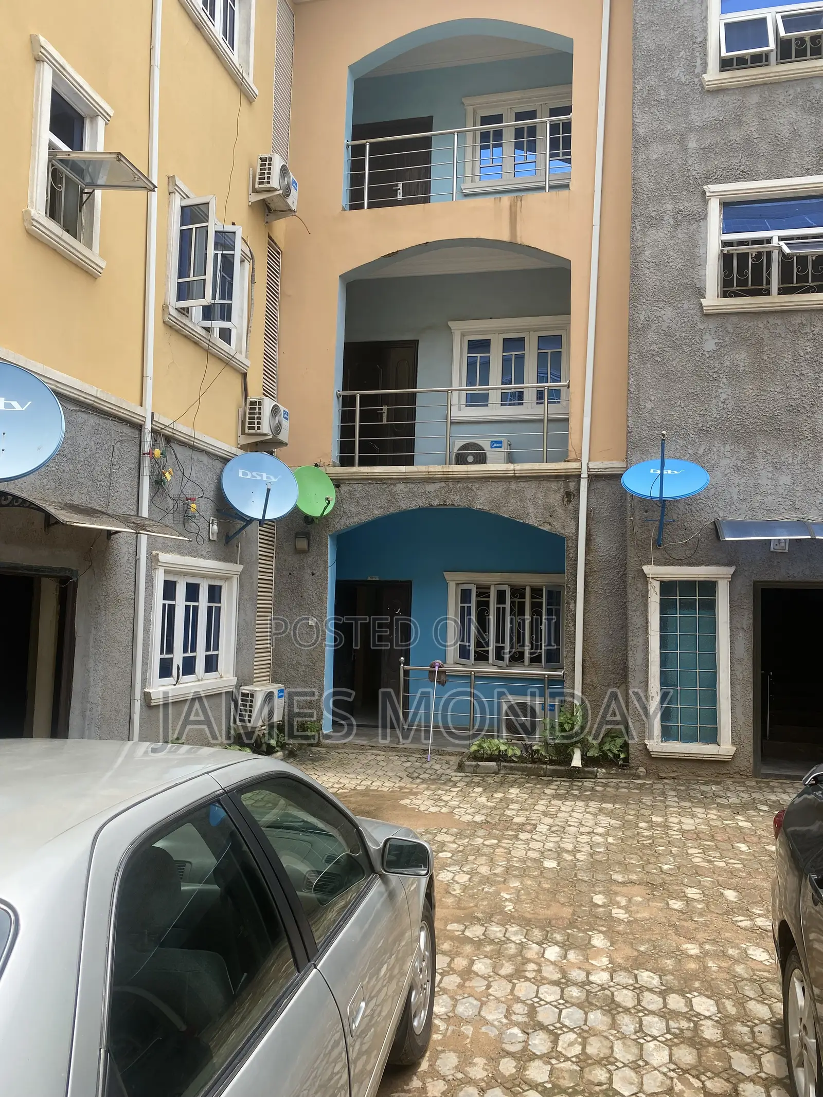 2bdrm Block of Flats in American, Durumi for rent in Durumi