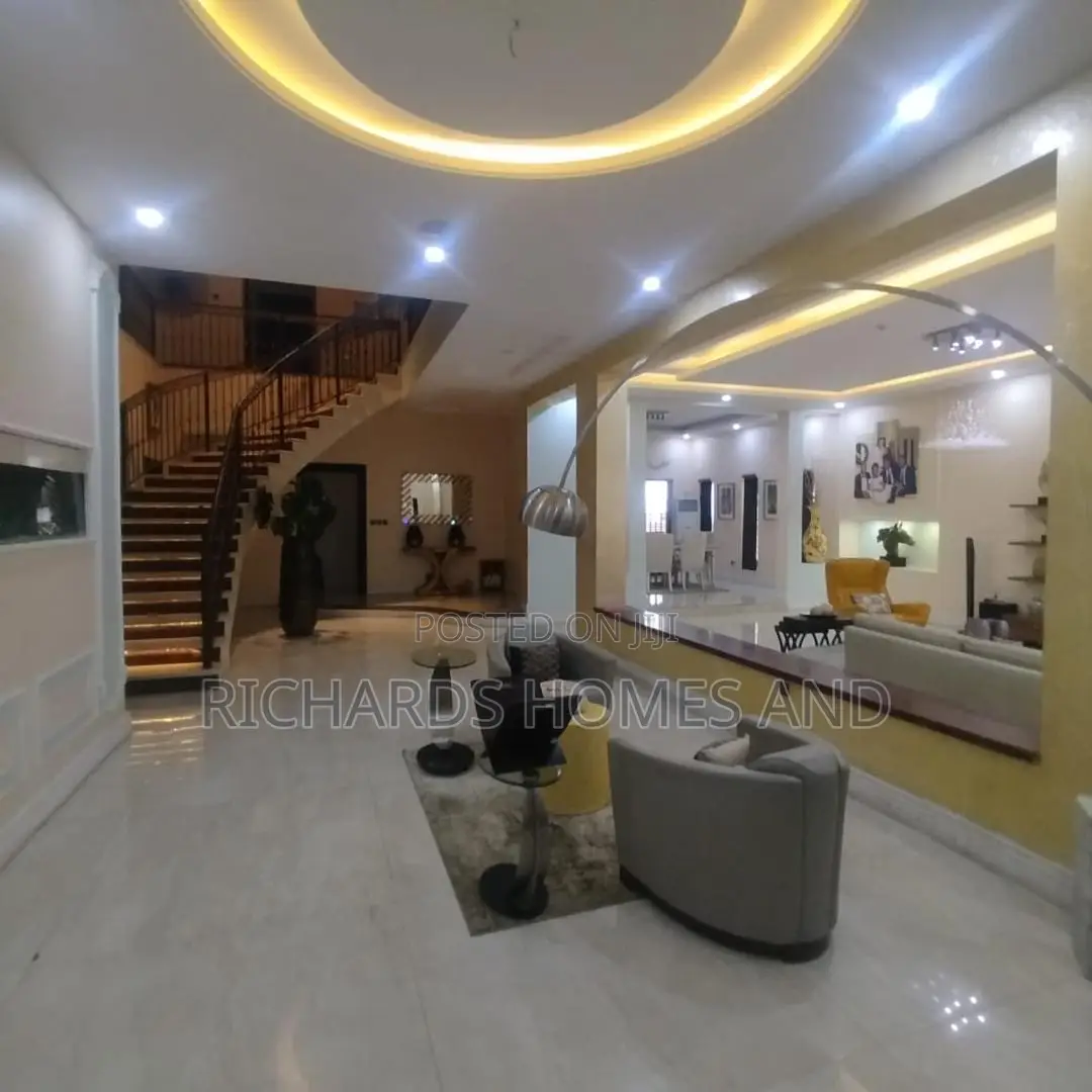 6bdrm Duplex in Pinnock Beach, Osapa london for sale in Osapa london
