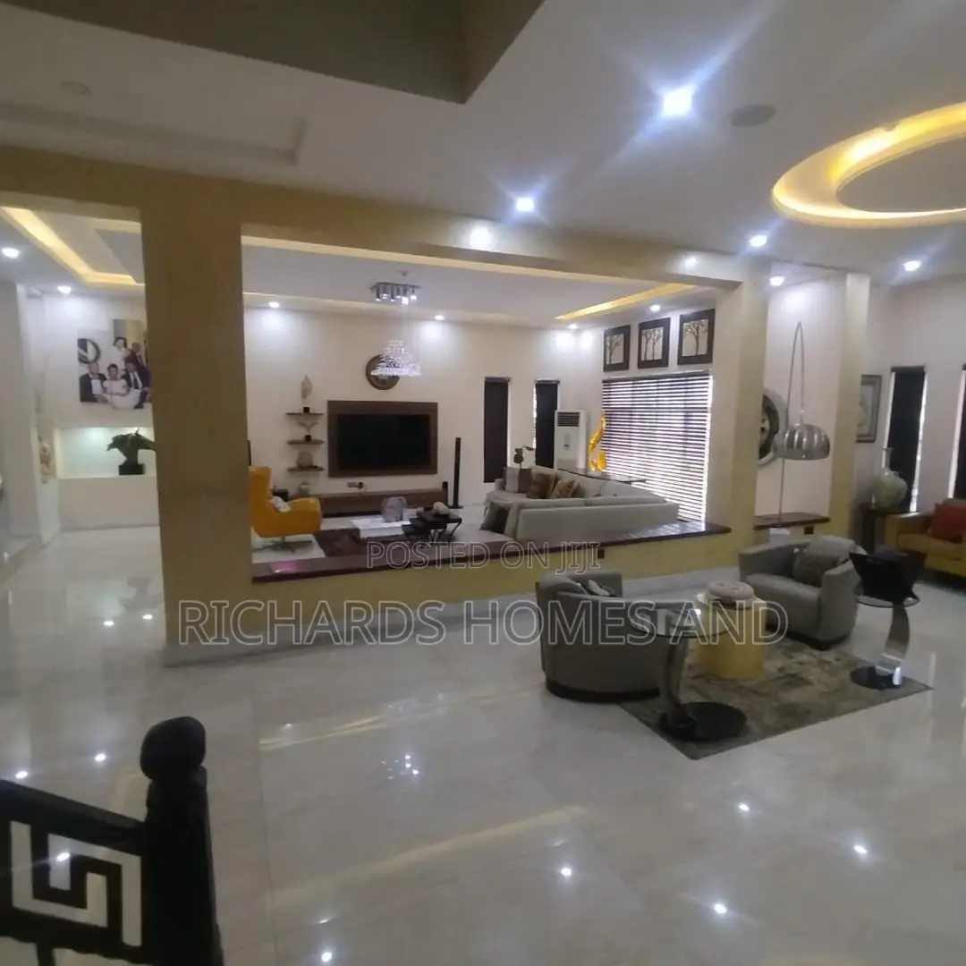 6bdrm Duplex in Pinnock Beach, Osapa london for sale in Osapa london