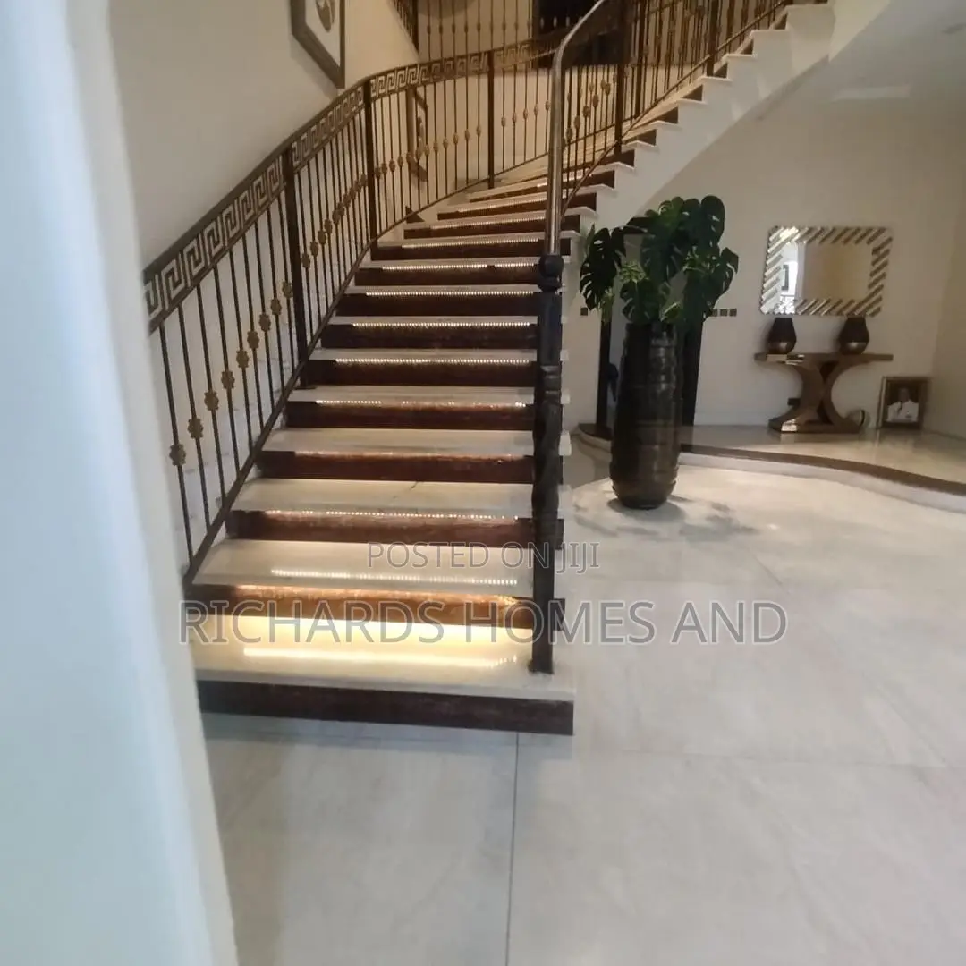 6bdrm Duplex in Pinnock Beach, Osapa london for sale in Osapa london