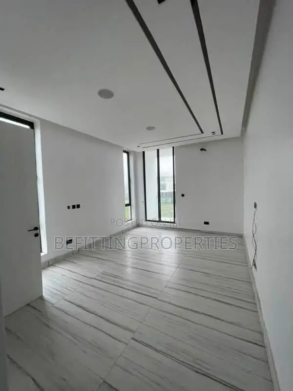 5bdrm Duplex in Lekki for sale in Lekki