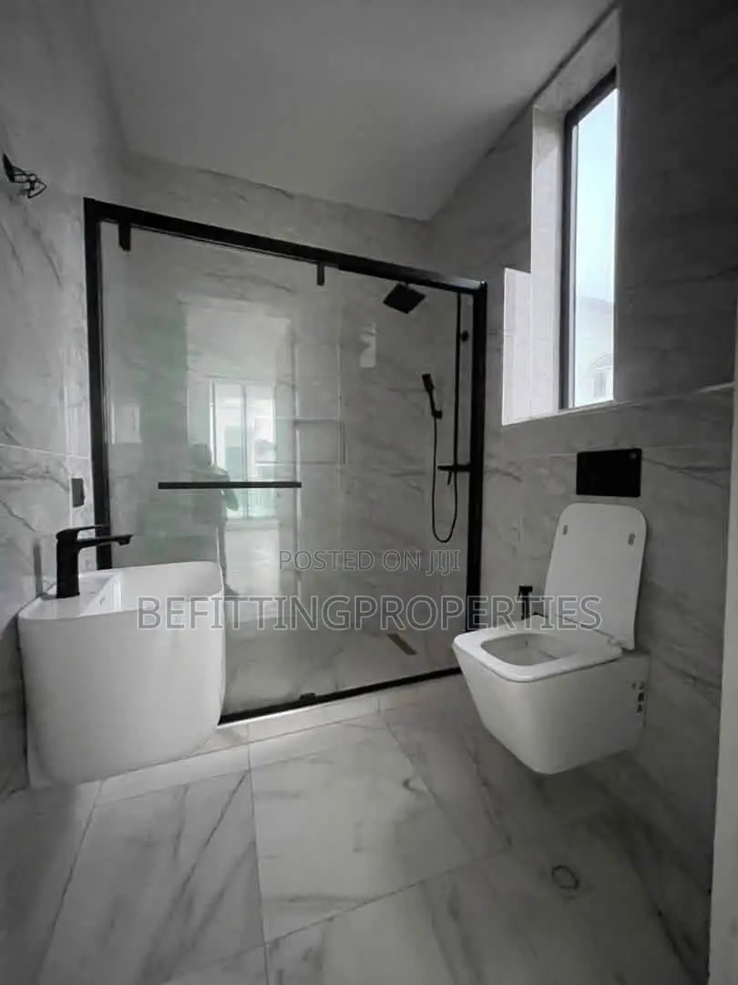 5bdrm Duplex in Lekki for sale in Lekki