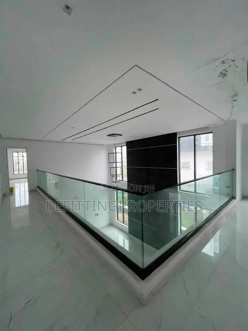 5bdrm Duplex in Lekki for sale in Lekki