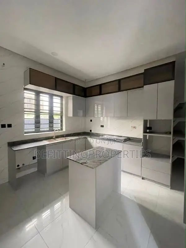 5bdrm Duplex in Lekki for sale in Lekki