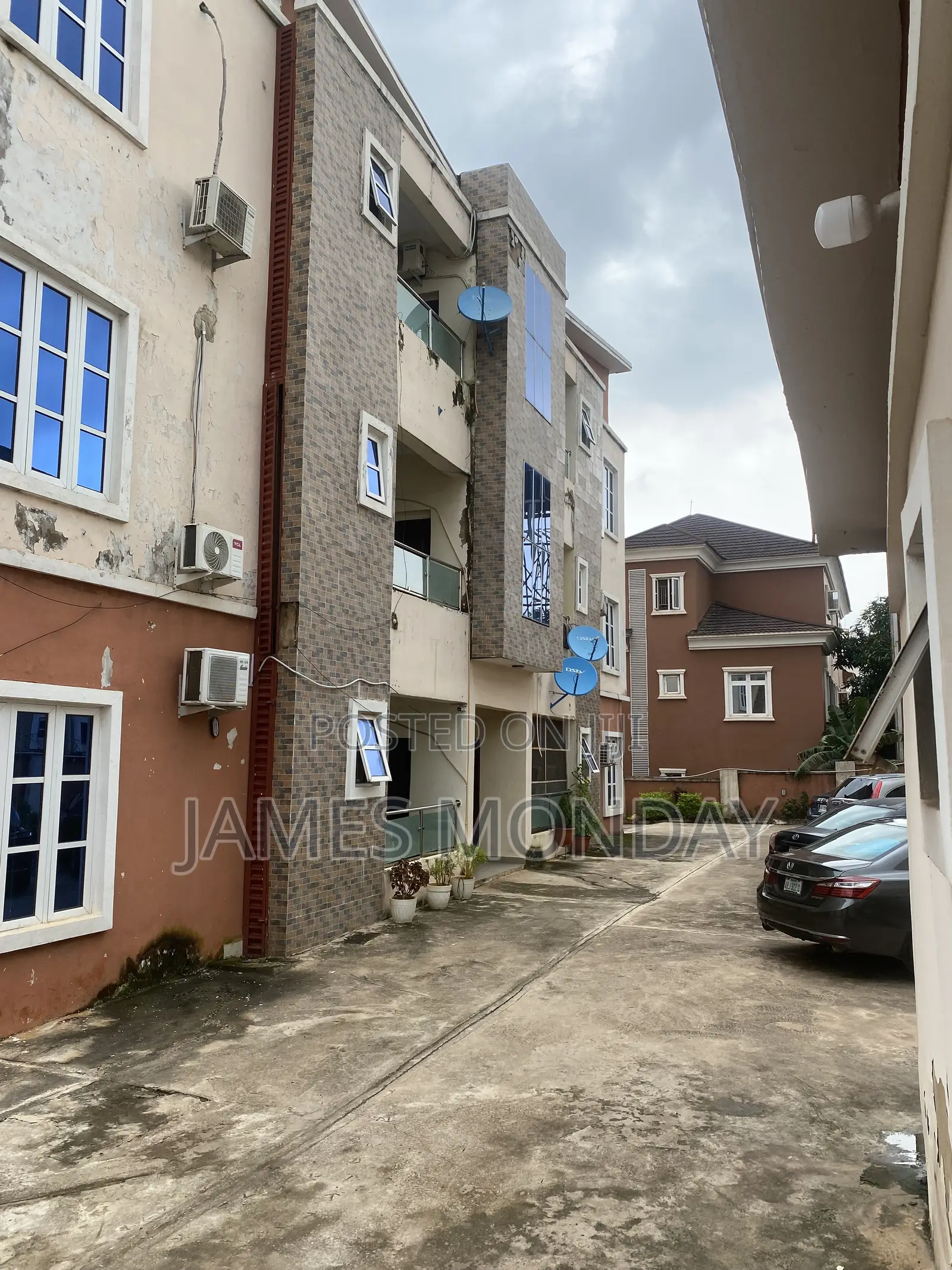 2bdrm Block of Flats in American, Durumi for sale in Durumi