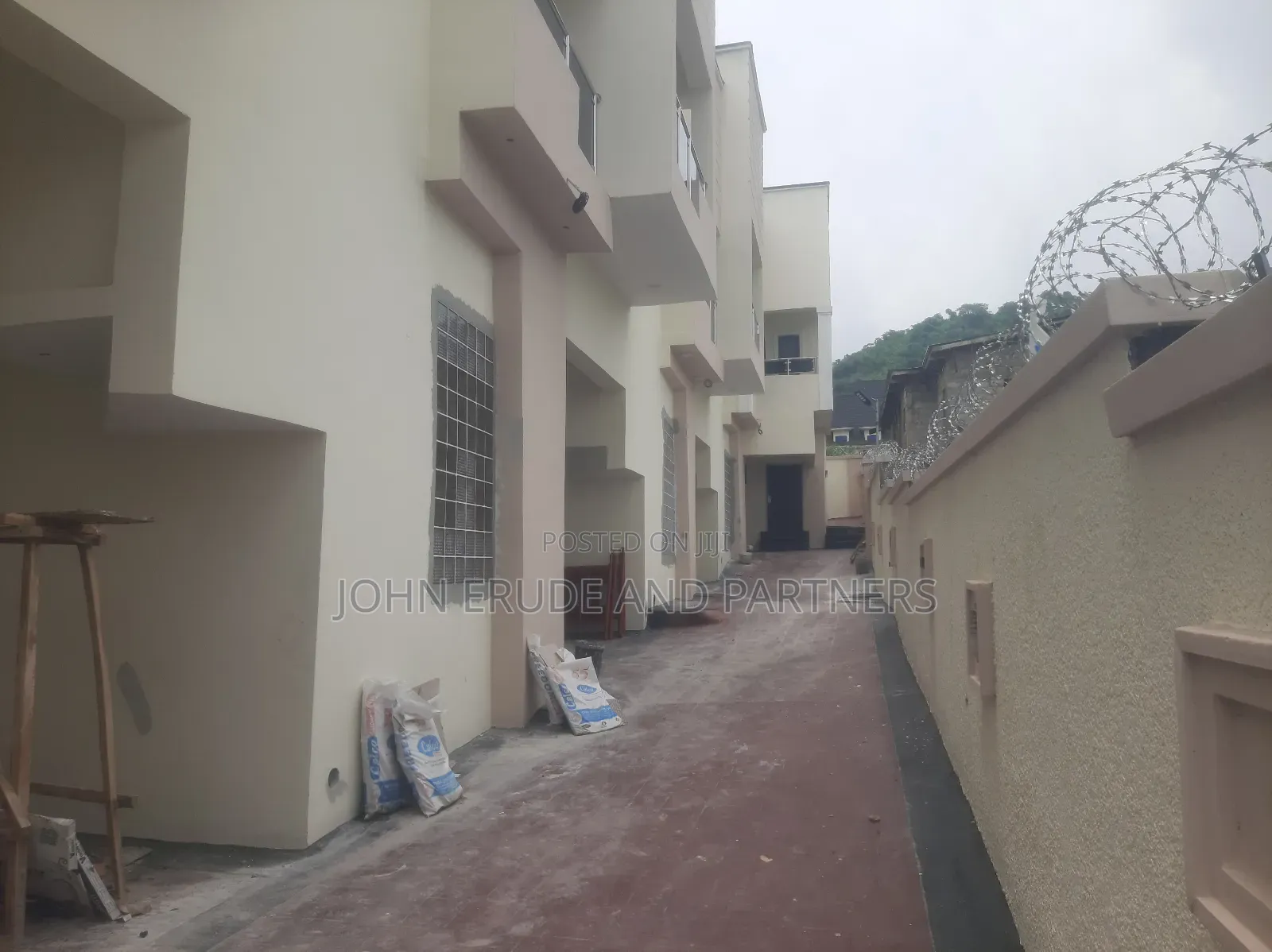 4bdrm Duplex in Hillfield Homes for sale in Dawaki