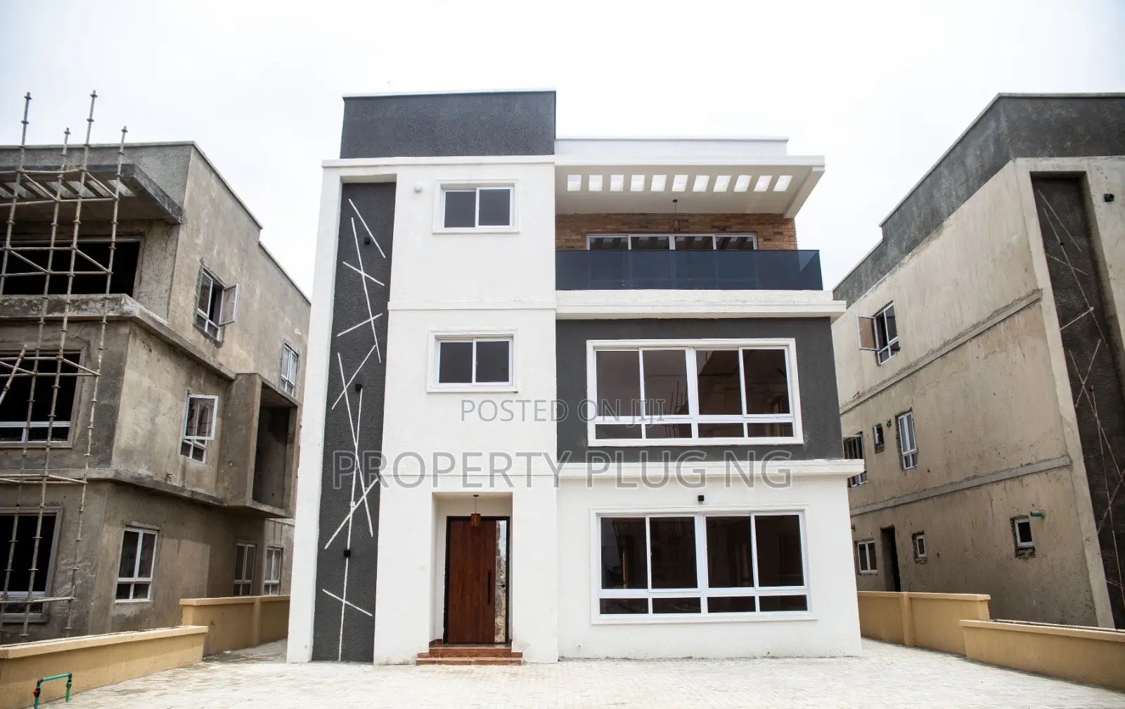 6bdrm Duplex in Western Foreshore, Osapa london for sale in Osapa london
