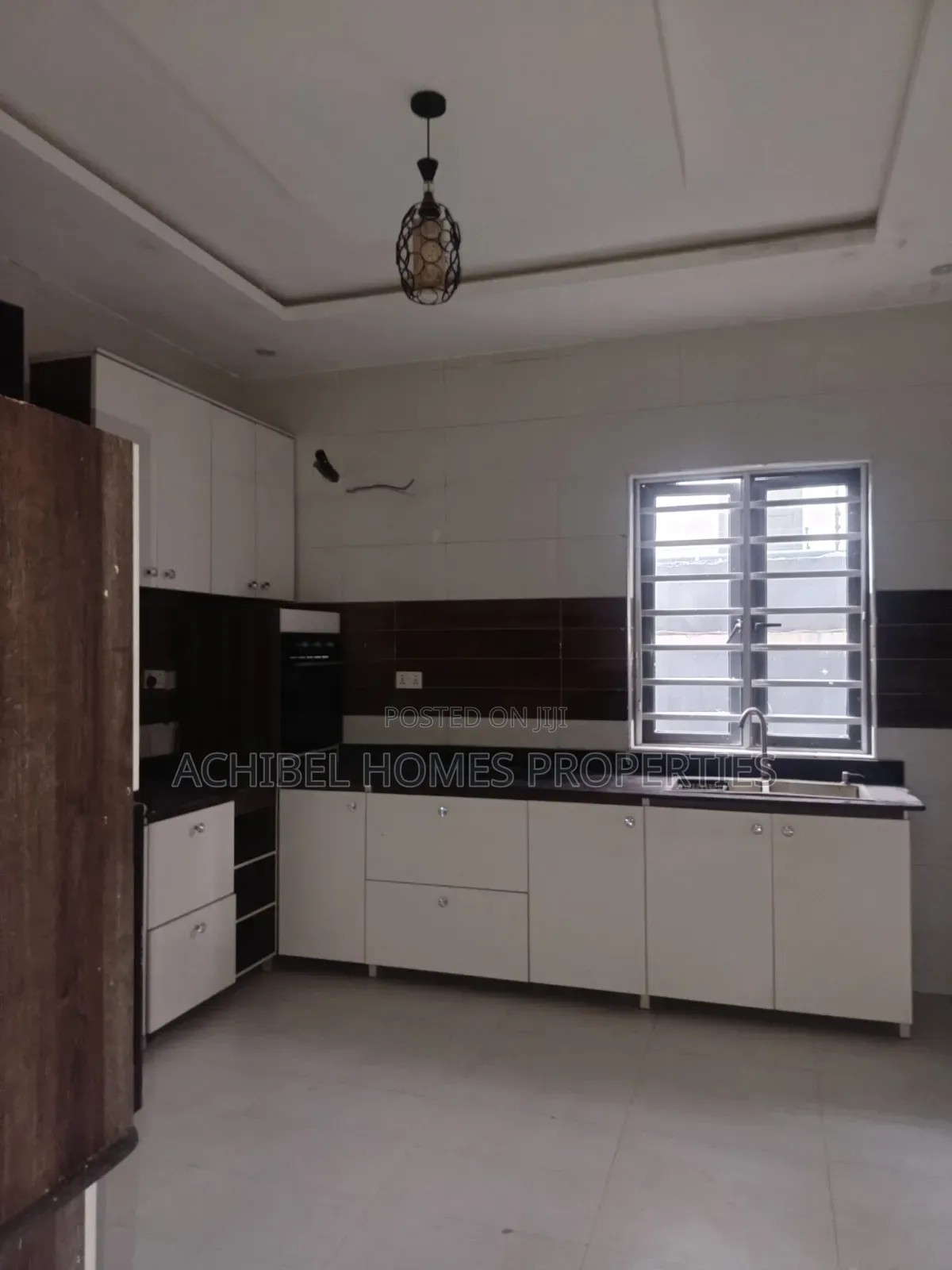 5bdrm Duplex in Near The Doom, Lekki Phase 1 for rent in Lekki Phase 1
