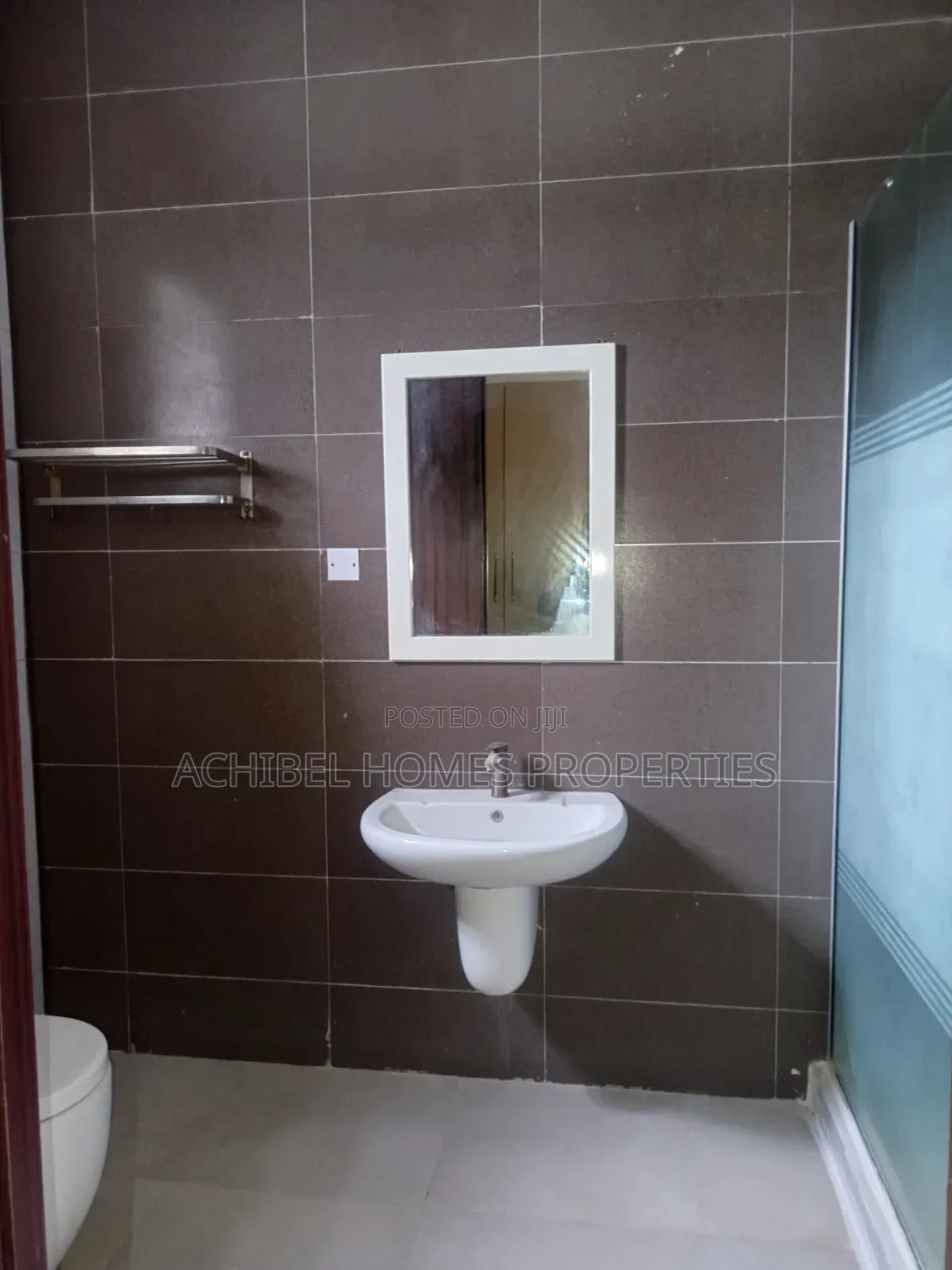 5bdrm Duplex in Near The Doom, Lekki Phase 1 for rent in Lekki Phase 1