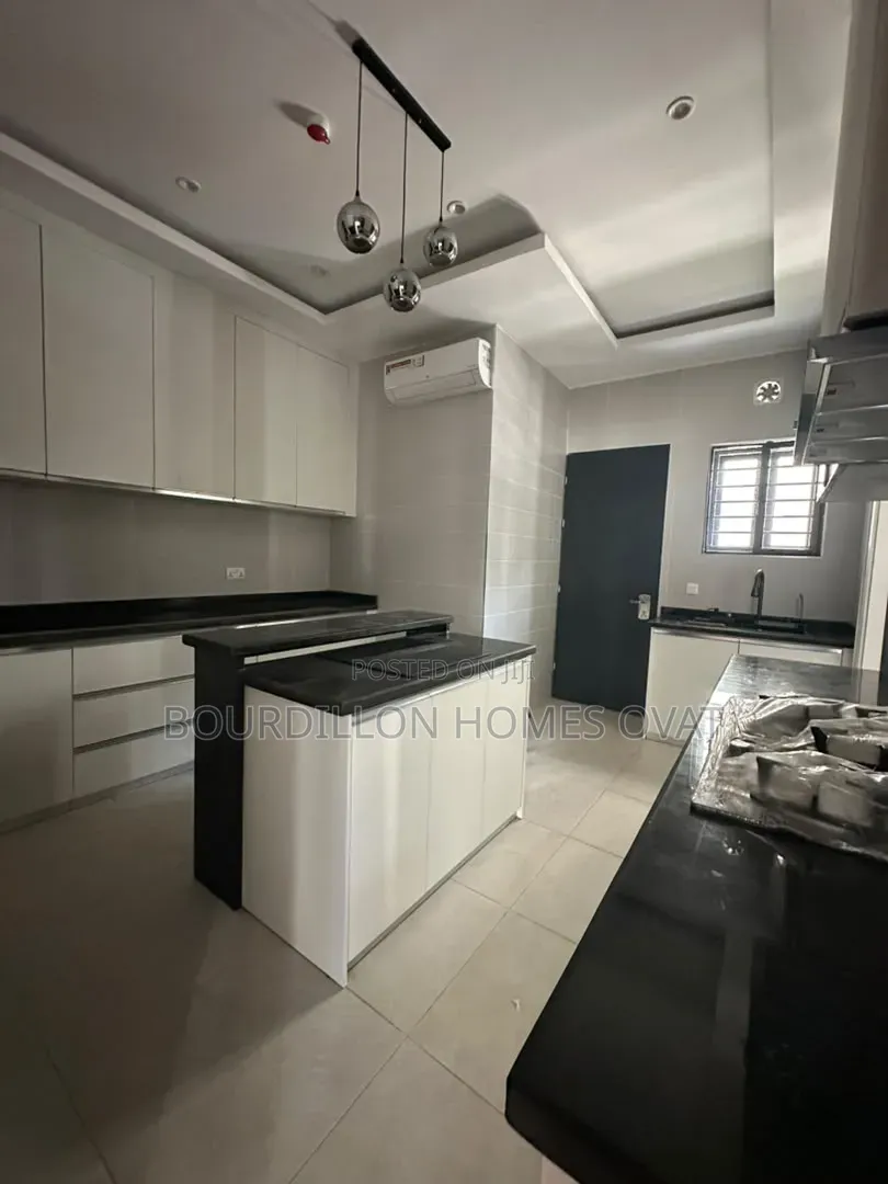 4bdrm Duplex in Old Ikoyi Lagos for sale in Old Ikoyi