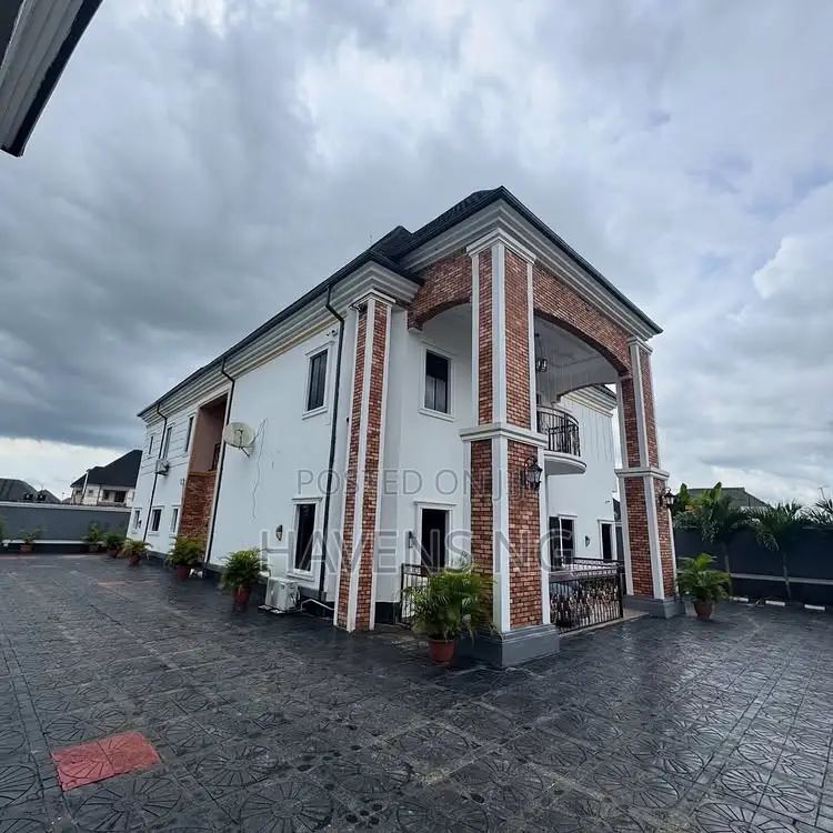 5bdrm Duplex in Uzoba for sale in Uzoba