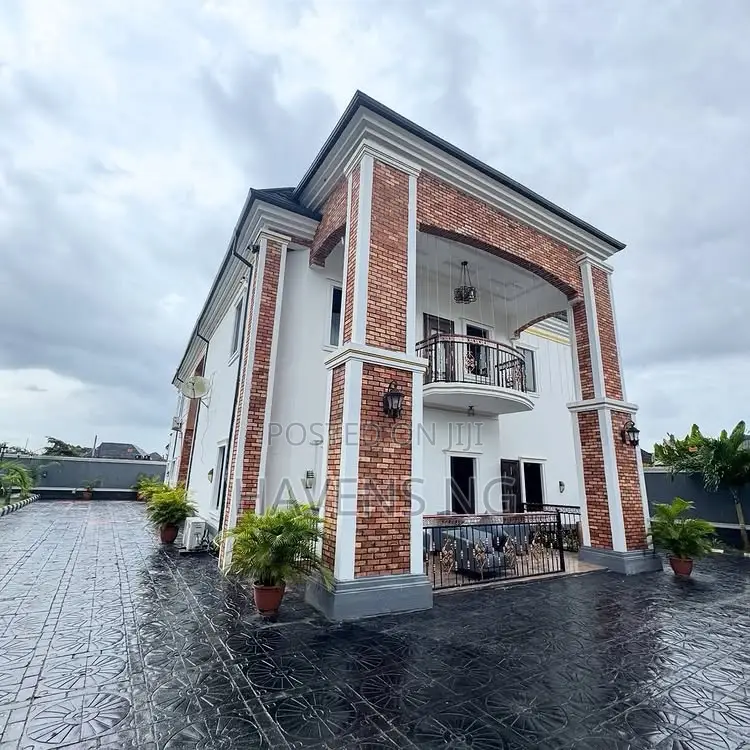 5bdrm Duplex in Uzoba for sale in Uzoba