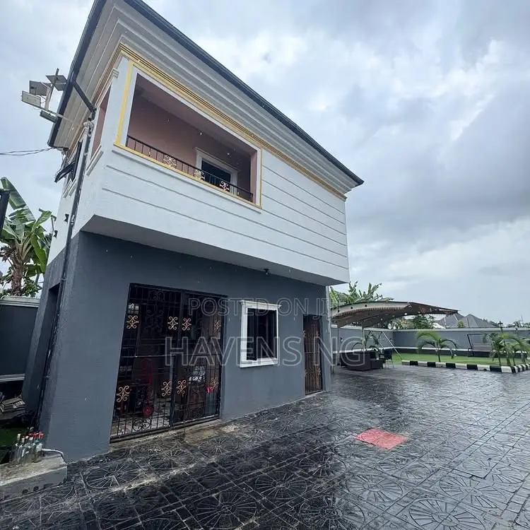 5bdrm Duplex in Uzoba for sale in Uzoba