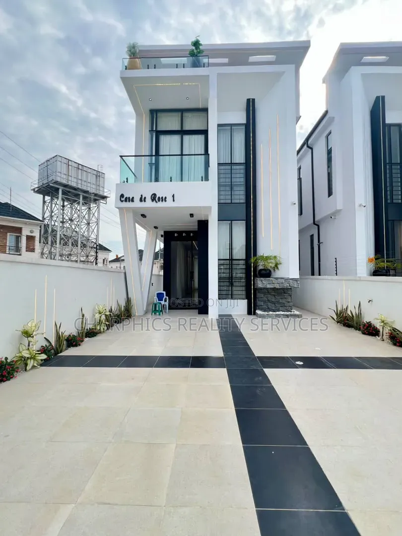 5bdrm Duplex in Ikota for sale in Ikota