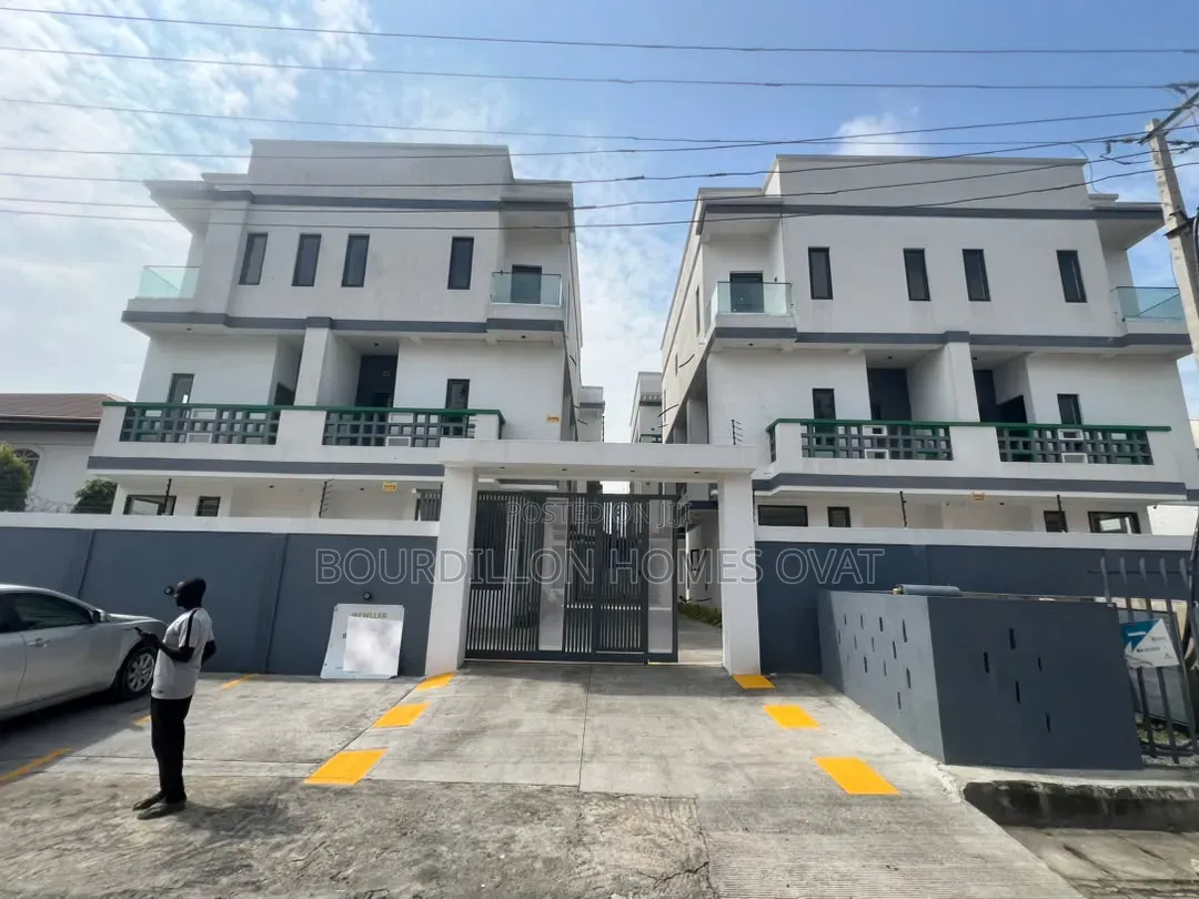 4bdrm Duplex in Lekki Phase 1 Lagos for sale in Lekki Phase 1