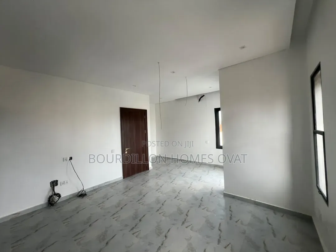 4bdrm Duplex in Lekki Phase 1 Lagos for sale in Lekki Phase 1
