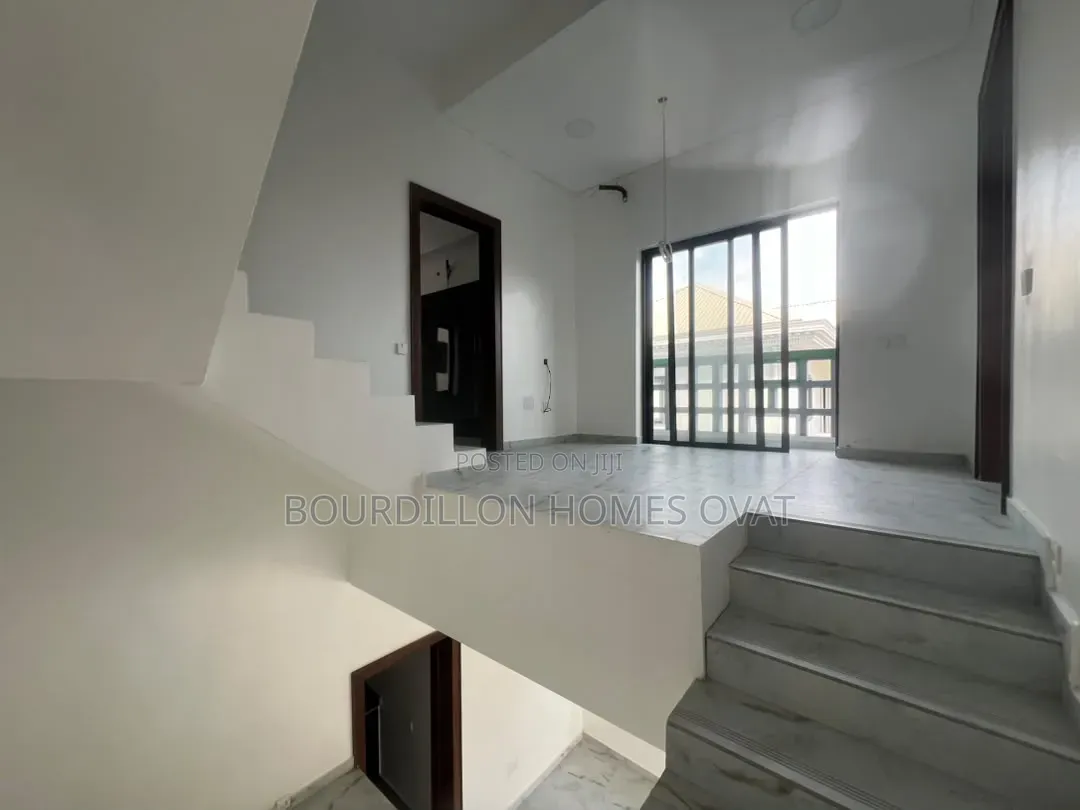 4bdrm Duplex in Lekki Phase 1 Lagos for sale in Lekki Phase 1