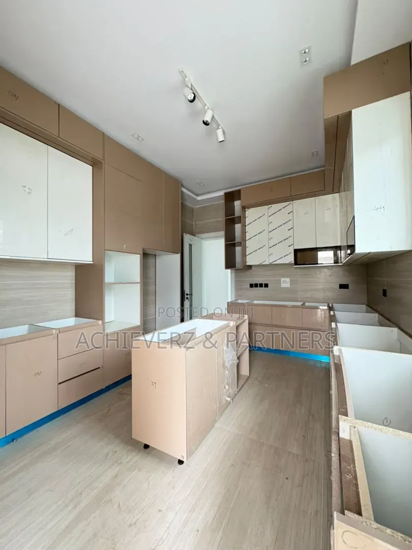 5bdrm Duplex in Life Camp for rent in Life Camp