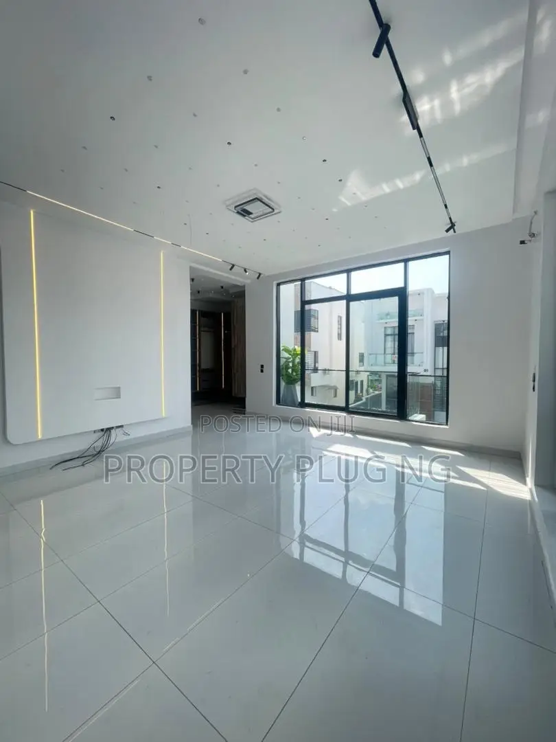 5bdrm Duplex in Chevron Drive for sale in Chevron